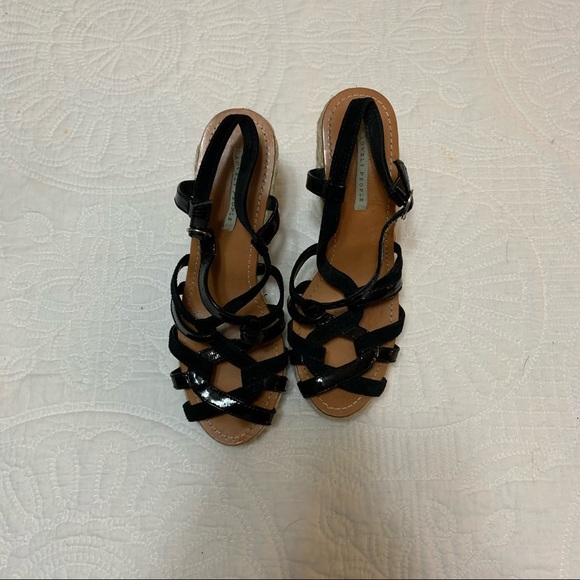 Espadrilles - Picture 2 of 3